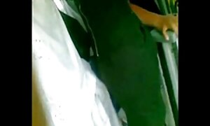 فيديو إباحي الجمال الغريب كريستينا يلعب دسار جميلة على خشبة احلا سكس حيوانات المسرح.