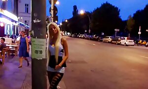 فيديو إباحي طراز كوغار أميكا بنتلي ركوب مقاطع سكس كلاب مع حريم الخيل البريطانية كبيرة و الدهون